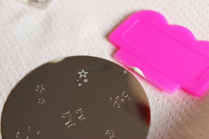 action_max_nail_art_stamp_set_step_3