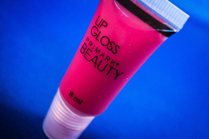 primark_beauty_lipgloss_lips_red