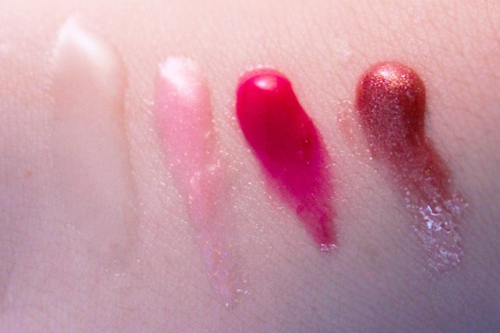 primark_beauty_lipgloss_lips_swatch_hand