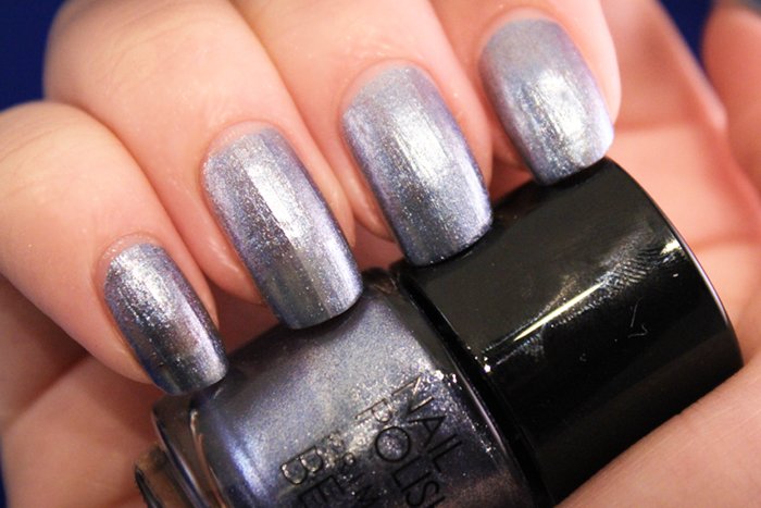 primark_beauty_nail_polish_blue_metallic_swatch