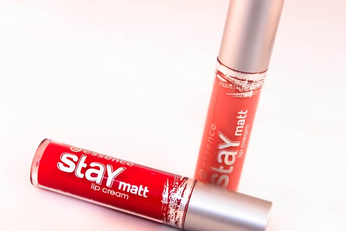 essence_stay_matt_lip_cream_04 Silky Red_01_Velvet Rose-1
