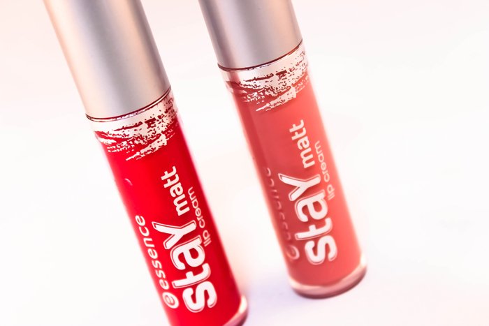 essence_stay_matt_lip_cream_04 Silky Red_01_Velvet Rose_2-1