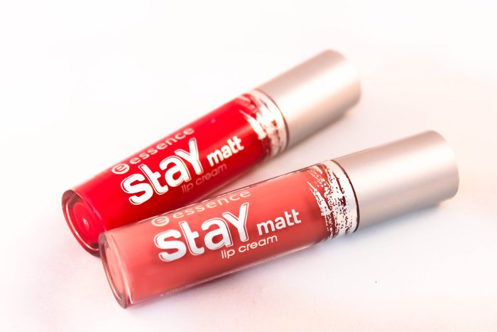 essence_stay_matt_lip_cream_04 Silky Red_01_Velvet Rose_3-1