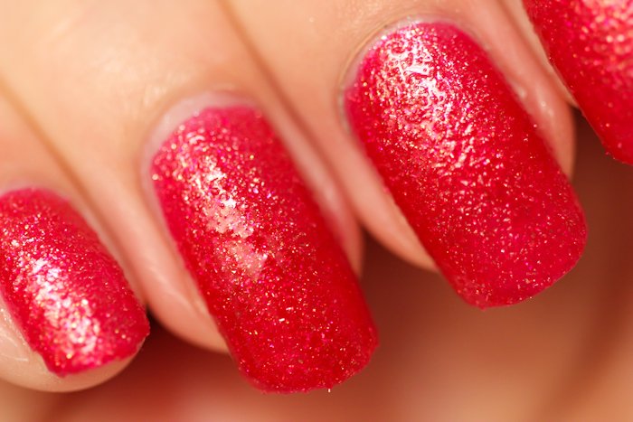 essence-sand-style-nail-polish-red-swatch-swachtes-156-me-and-my-lover-7652