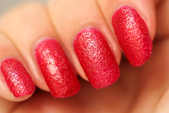 essence-sand-style-nail-polish-red-swatch-swachtes-156-me-and-my-lover-7659